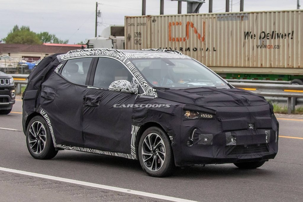 Chevrolet Bolt EUV Spied During Testing 12
