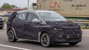 Chevrolet Bolt EUV Spied During Testing 12