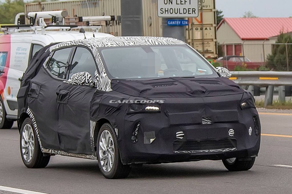 Chevrolet Bolt EUV Spied During Testing 2
