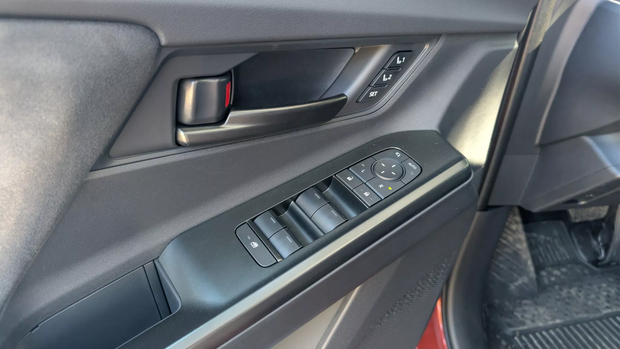 2026 Toyota C HR EV (14)